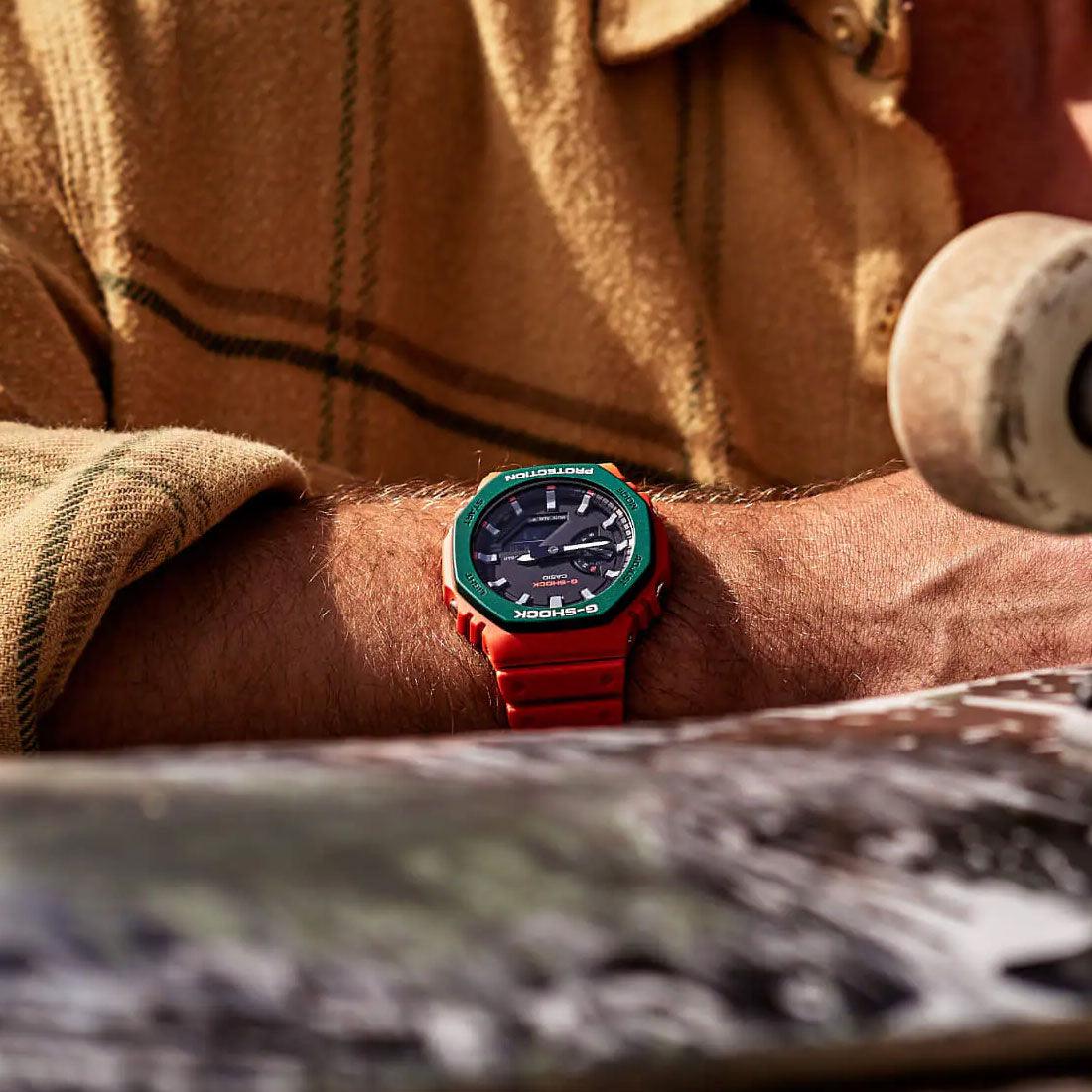 RELOJ ANÁLOGO DIGITAL PARA HOMBRE CASIO G-SHOCK GA-2110SC-4ADR - ROJO