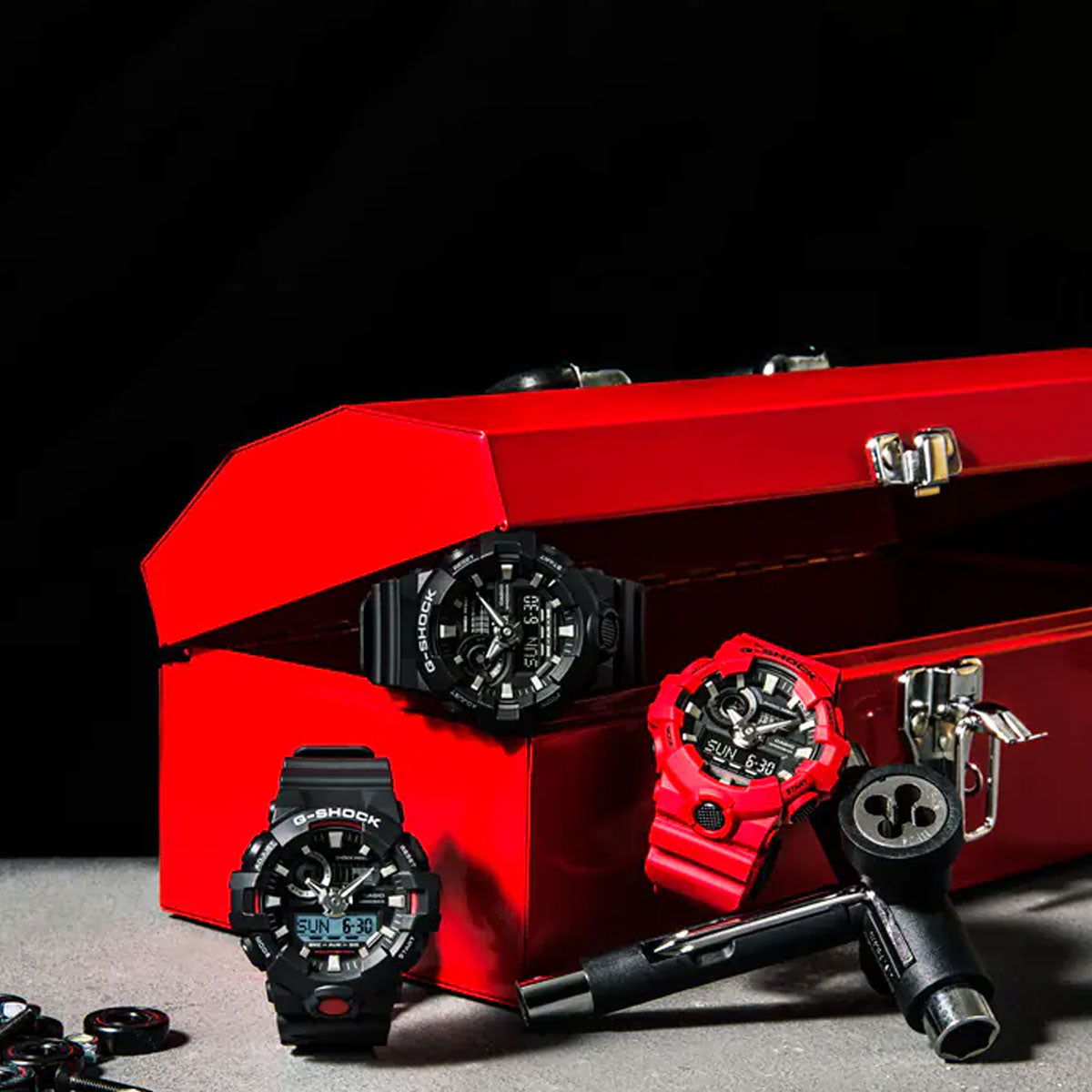 RELOJ ANÁLOGO DIGITAL PARA HOMBRE CASIO G-SHOCK GA-700-1BDR - NEGRO