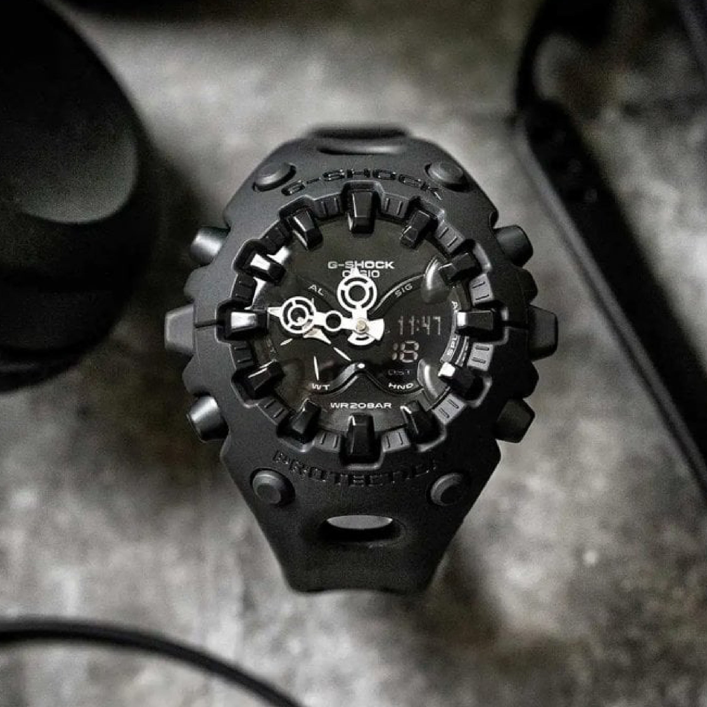 RELOJ CASIO G-SHOCK GA-V01-1ADR - NEGRO