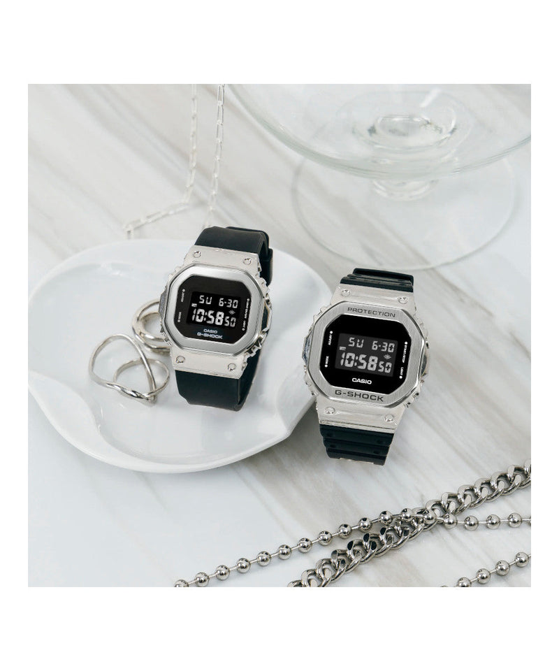 RELOJ DIGITAL PARA MUJER CASIO G-SHOCK GM-S5600-1DR - PLATEADO