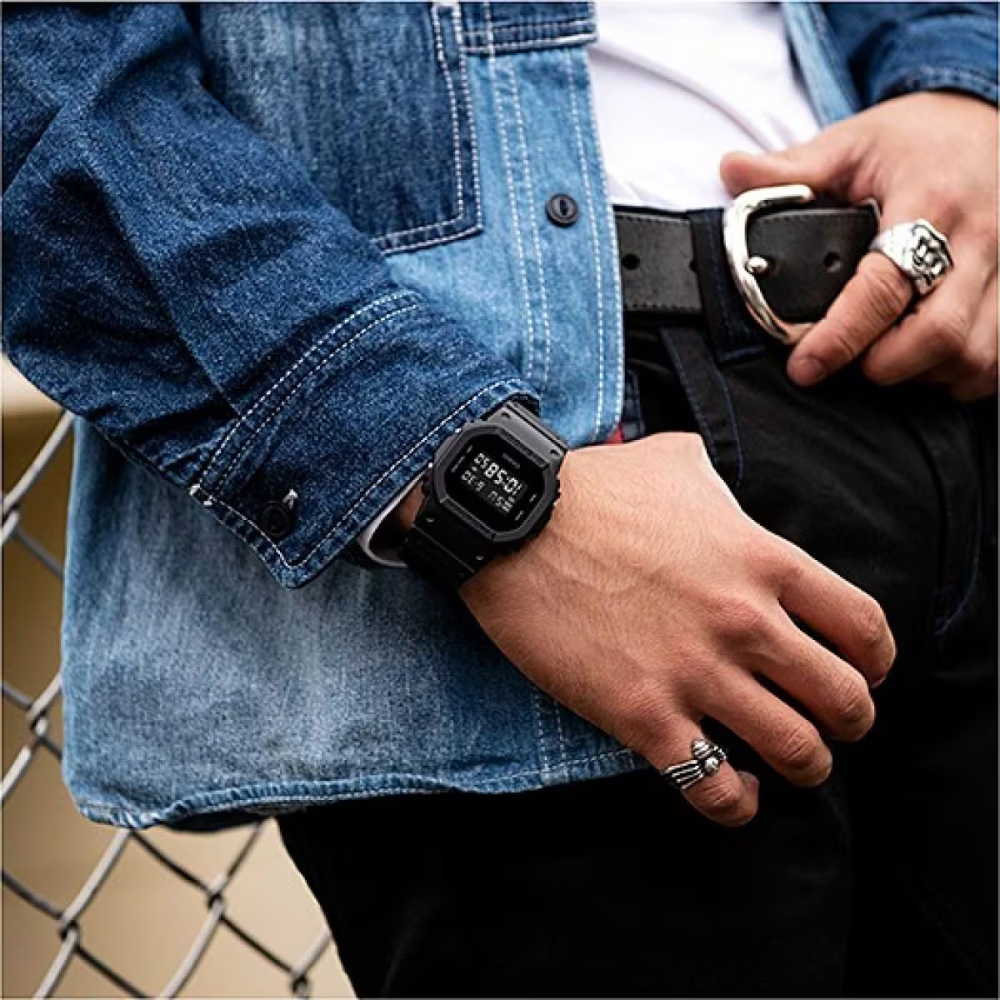 RELOJ DIGITAL PARA HOMBRE CASIO G-SHOCK DW-5600BB-1DR - NEGRO