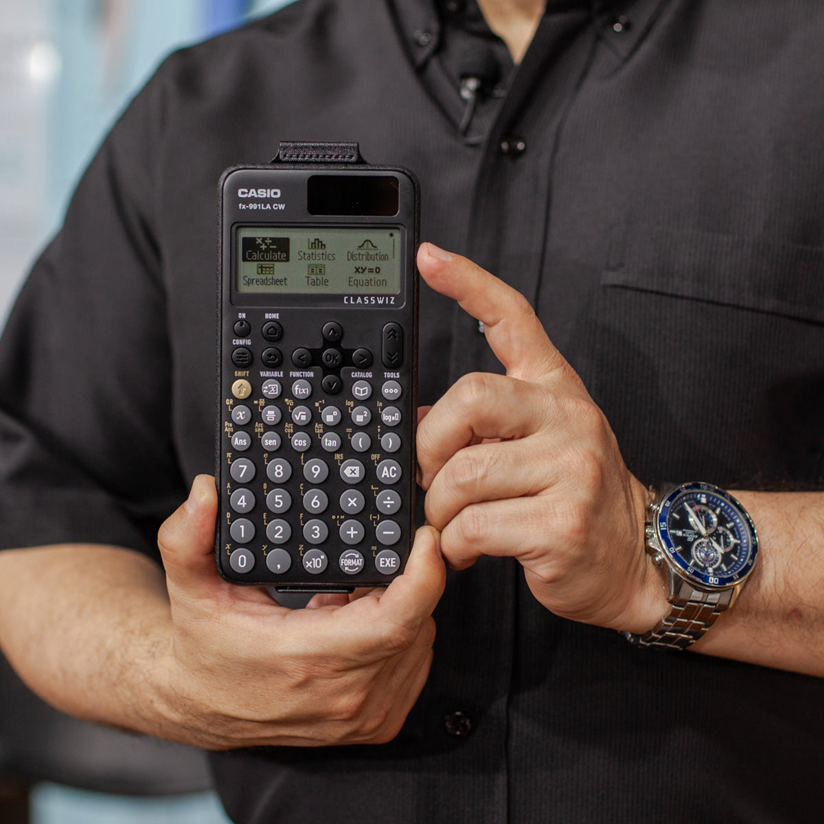 CALCULADORA CASIO ESCUELA Y UNIVERSIDAD FX-991LACW - NEGRO