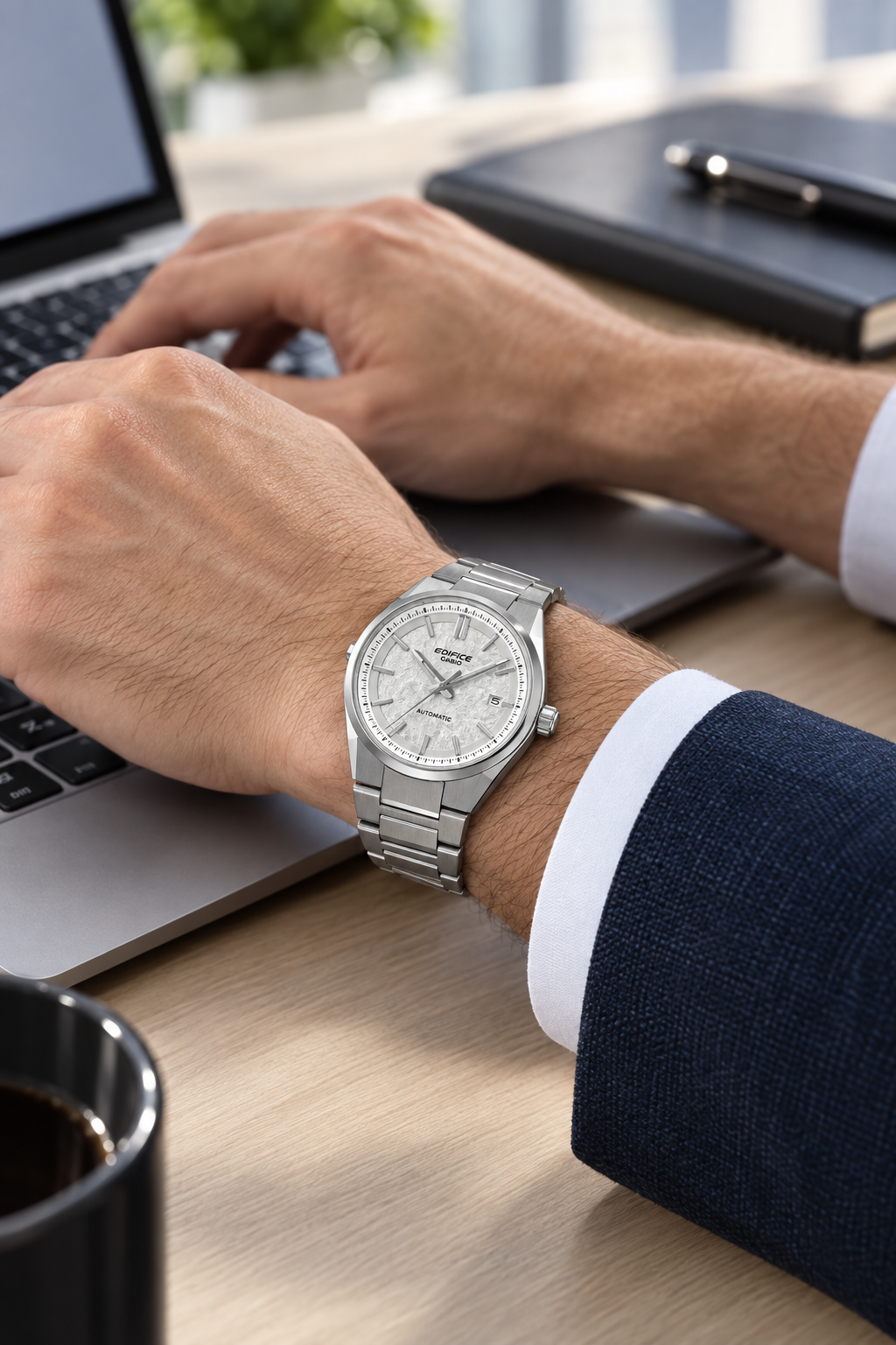 EFK-110D-7ADR RELOJ PARA HOMBRE CASIO EDIFICE - PLATEADO