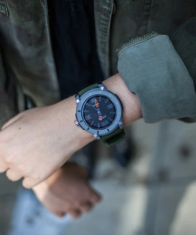 Reloj STRIKE AQ1194-4FAC-GNBK