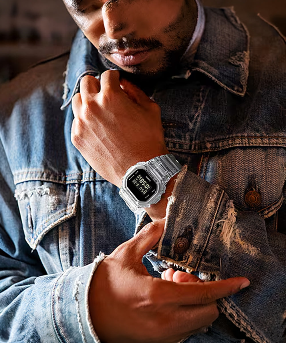 RELOJ DIGITAL PARA HOMBRE CASIO G-SHOCK DW-5600SKE-7DR - TRANSPARENTE