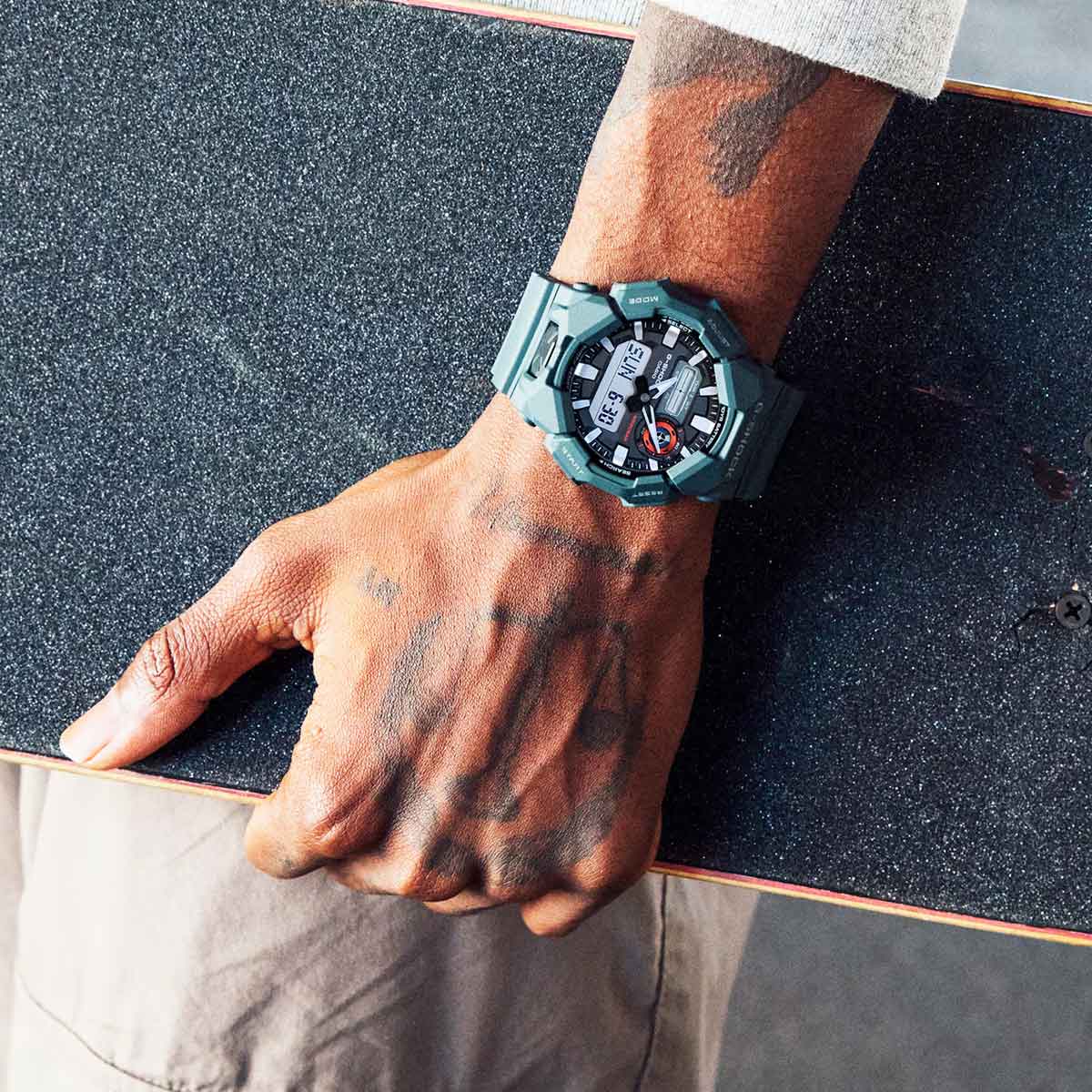 RELOJ CASIO G-SHOCK GA-010-2ADR