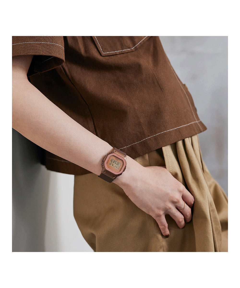 RELOJ PARA MUJER CASIO G-SHOCK  GM-S5600BR-5DR -CAFÉ