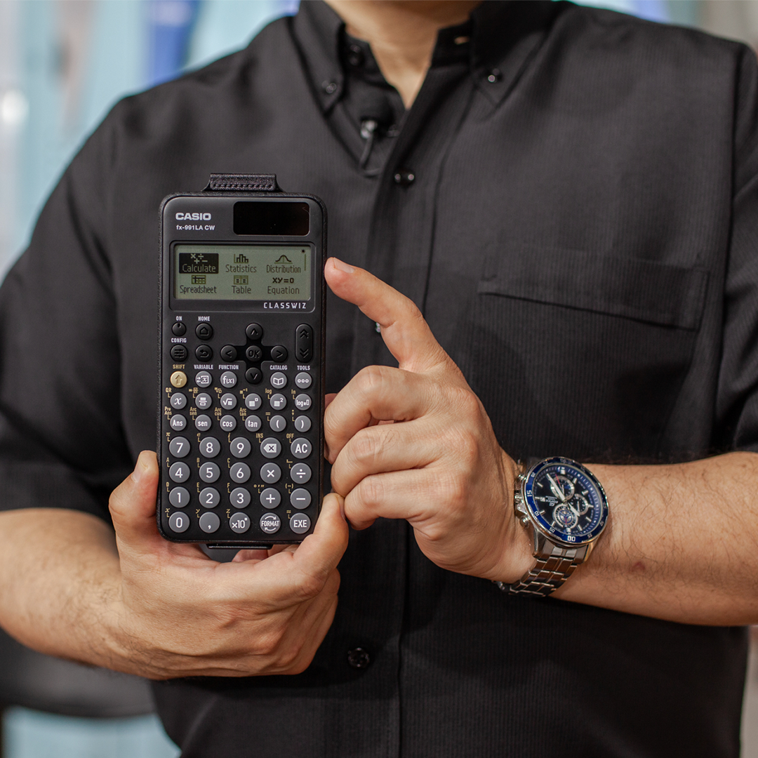 CALCULADORA CASIO ESCUELA Y UNIVERSIDAD FX-991LACW - NEGRO