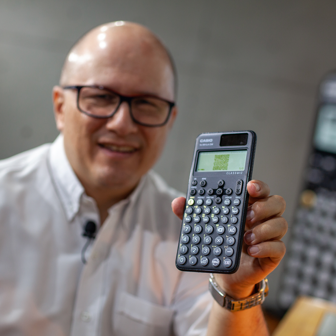 CALCULADORA CASIO ESCUELA Y UNIVERSIDAD FX-991LACW - NEGRO