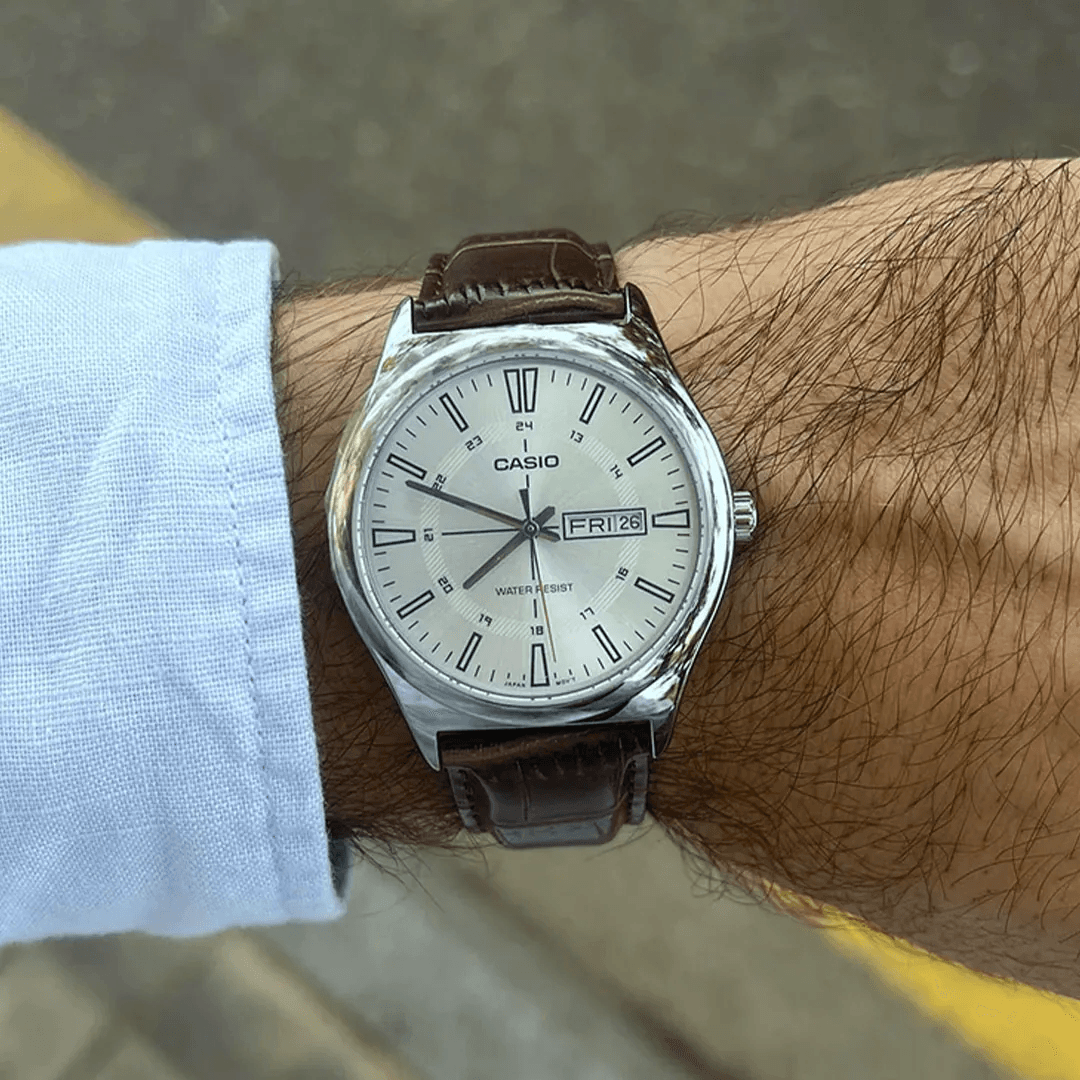 RELOJ PARA HOMBRE CASIO MTP-V006L-7CUDF -CAFÉ
